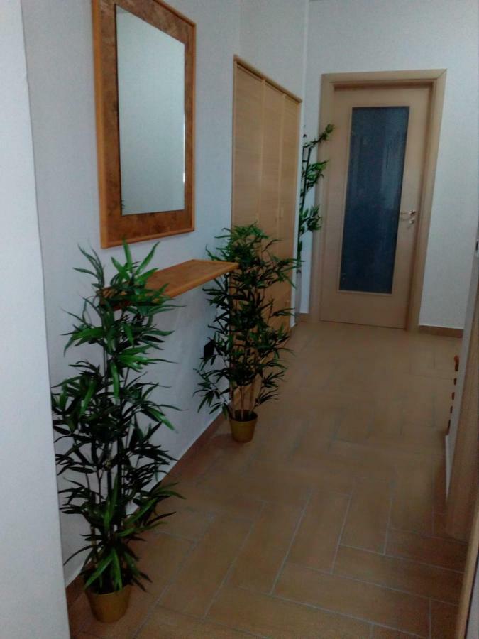 5-1-35 Paola Exterior foto